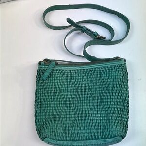 VILENCA/Holland “Scrubbed” Green woven leather shoulder bag